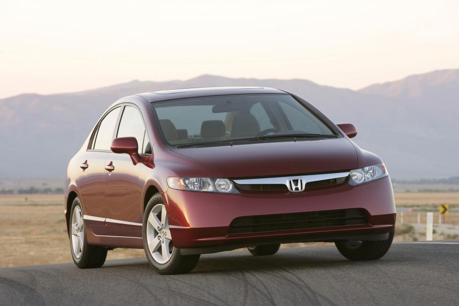  Honda Civic Sedan 2008 года  (фото 15 из 28)